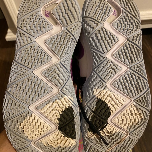 Nike Kyrie Kybrid Pineapple Basketball Shoes - Picture 5 of 5